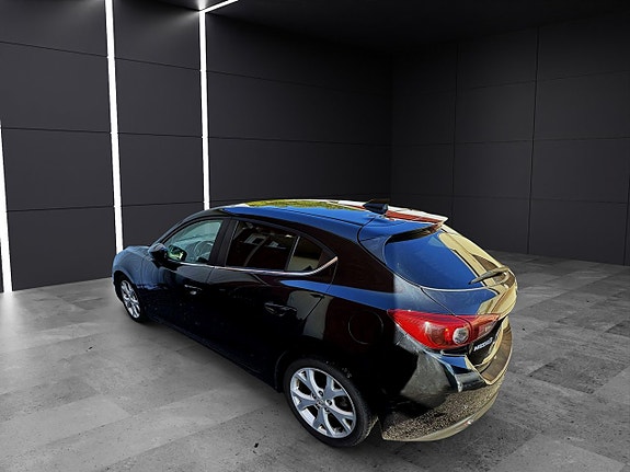 Mazda 3 3 of 5