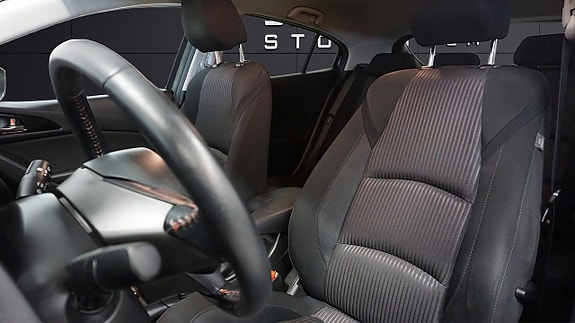 Mazda 3 6 of 14