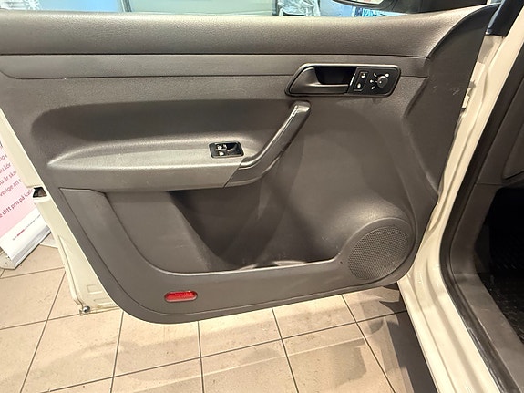 Volkswagen Caddy Maxi 7 of 16