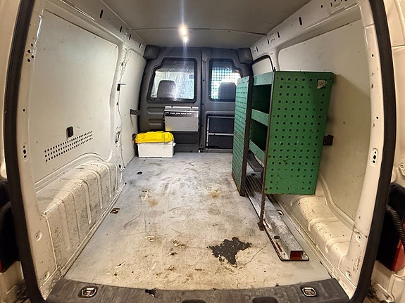 Volkswagen Caddy Maxi 14 of 16
