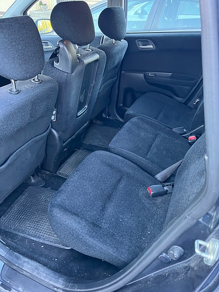 Honda FR-V 4 of 5