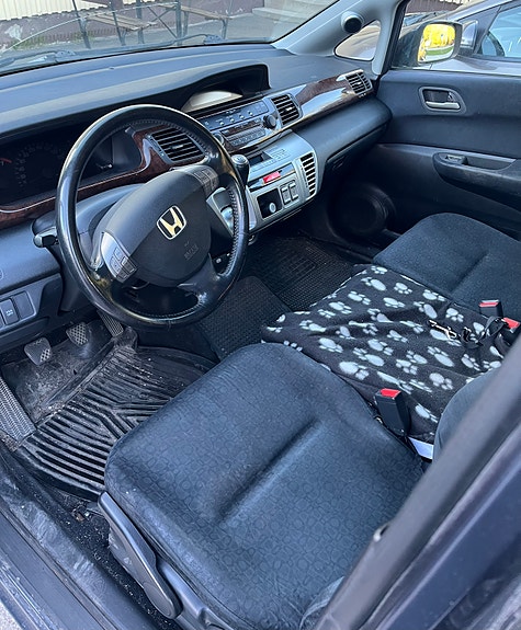 Honda FR-V 3 of 5