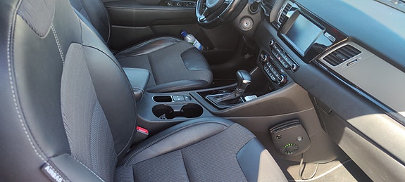 Kia Niro 2 of 27