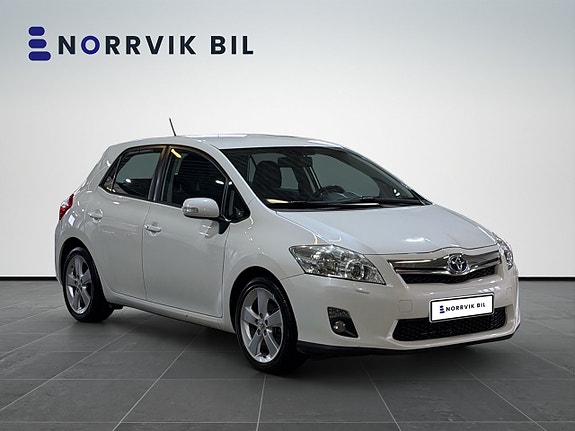 Toyota Auris 4 of 5