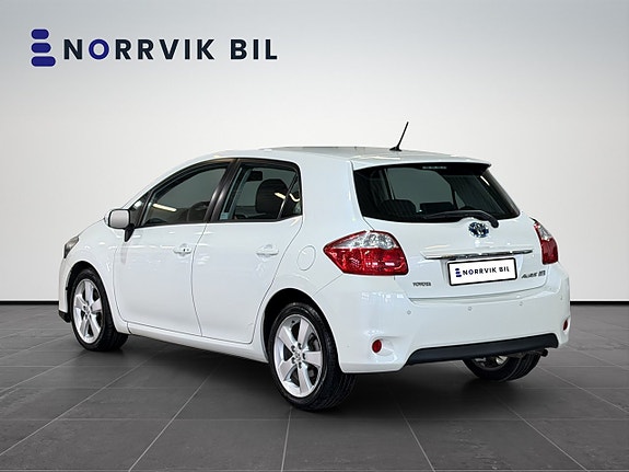 Toyota Auris 5 of 5
