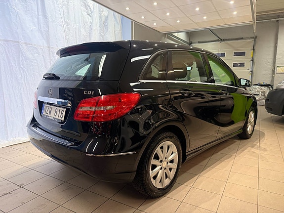 Mercedes-Benz B180 5 of 5