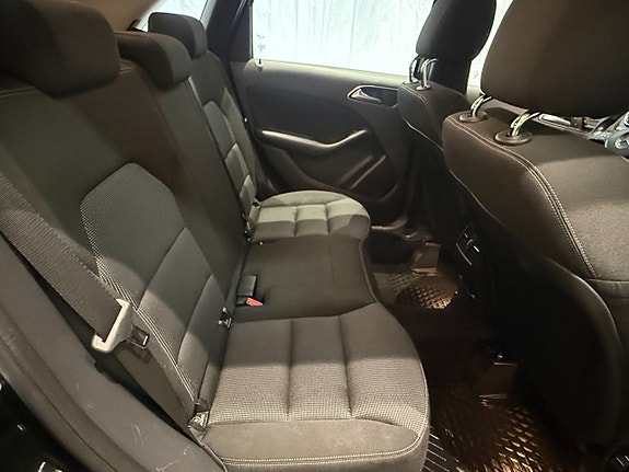 Mercedes-Benz B180 10 of 11
