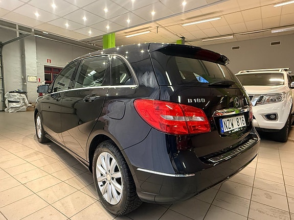 Mercedes-Benz B180 6 of 11