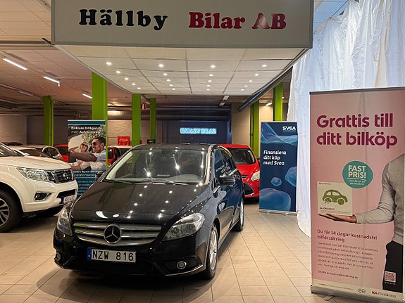 Mercedes-Benz B180 2 of 5