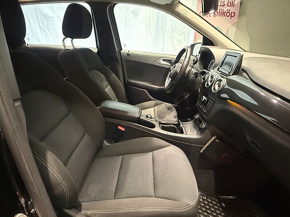 Mercedes-Benz B180 9 of 11