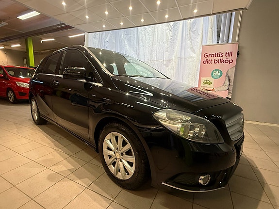 Mercedes-Benz B180 4 of 5