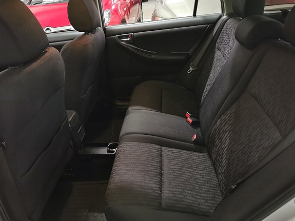Toyota Corolla 11 of 16