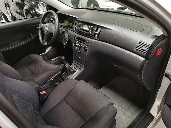 Toyota Corolla 9 of 16
