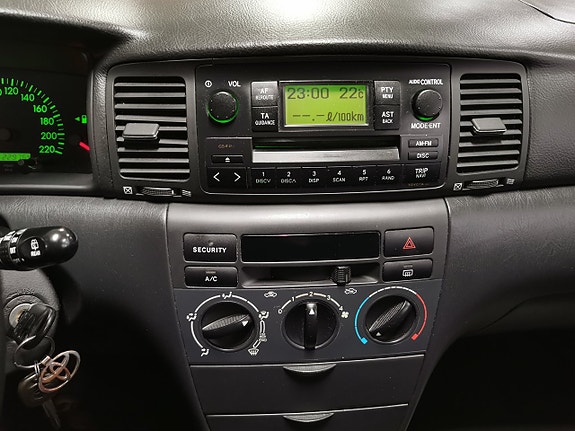 Toyota Corolla 15 of 16