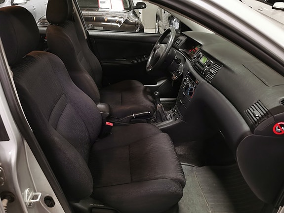 Toyota Corolla 10 of 16