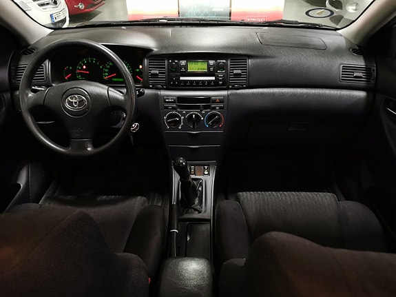Toyota Corolla 14 of 16