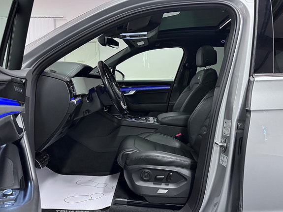 Volkswagen Touareg 14 of 30
