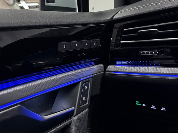 Volkswagen Touareg 30 of 30