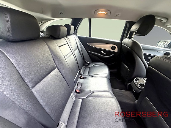 Mercedes-Benz E220 11 of 13