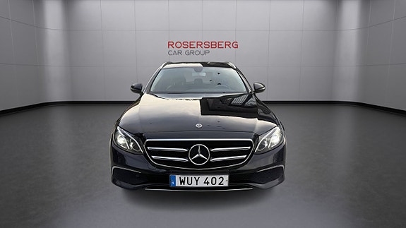 Mercedes-Benz E220 9 of 13