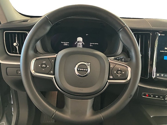 Volvo XC60 10 of 13