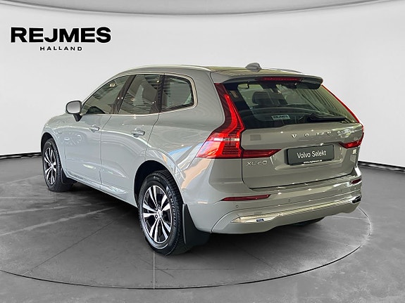 Volvo XC60 2 of 5