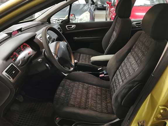 Peugeot 307 8 of 18