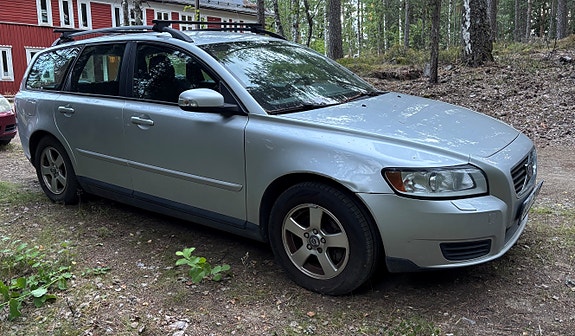 Volvo V50 2 of 7