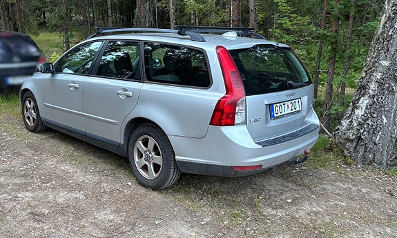 Volvo V50 3 of 7