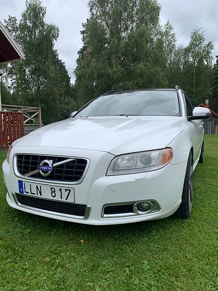 Volvo V70 4 of 5