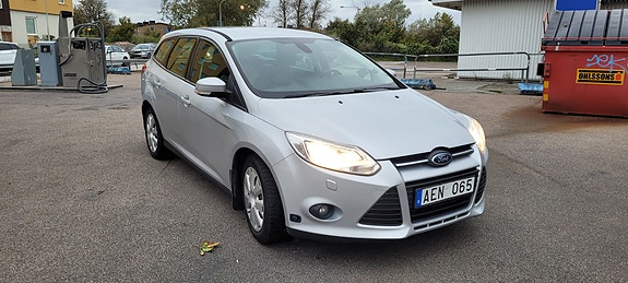 Ford Focus 2 of 5