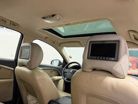Volvo V70 12 of 23