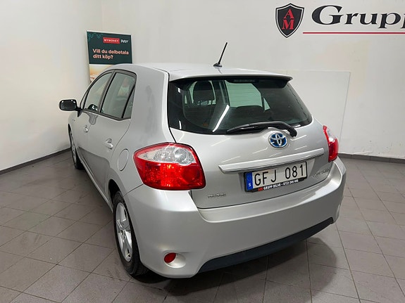 Toyota Auris 10 of 18