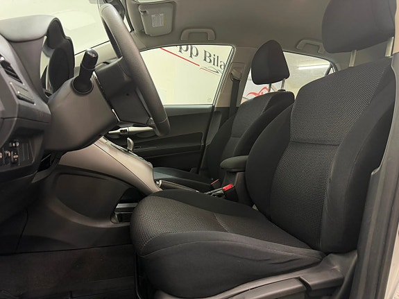 Toyota Auris 13 of 18