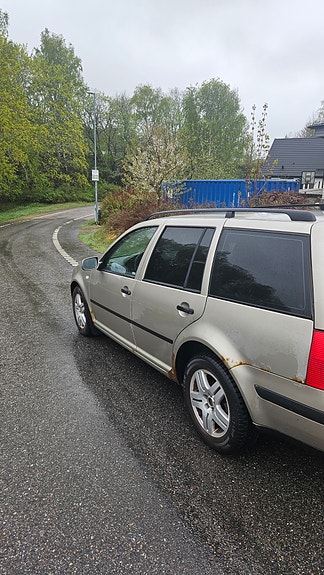 Volkswagen Golf IV 2 of 5