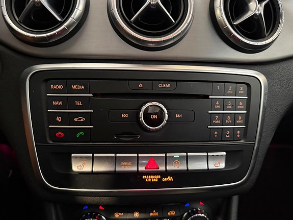 Mercedes-Benz CLA200 d 14 of 22