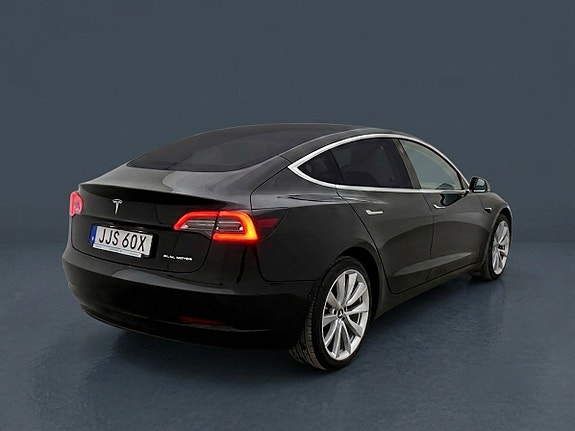 Tesla Model 3 5 of 5