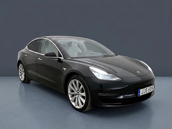 Tesla Model 3 3 of 5
