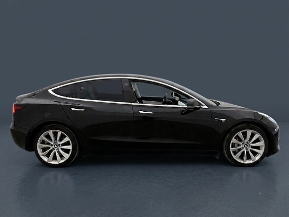 Tesla Model 3 4 of 5