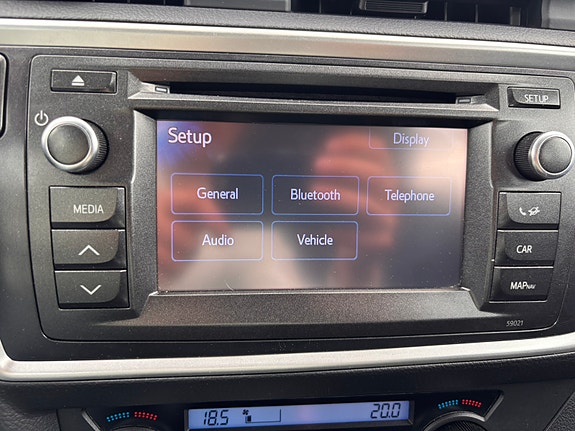 Toyota Auris 10 of 15