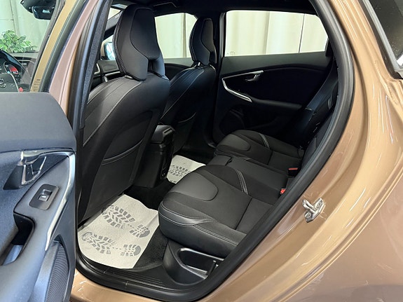 Volvo V40 14 of 30