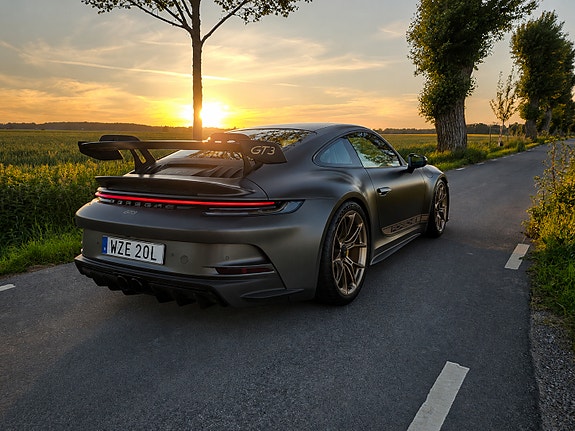 Porsche 911 GT3 2 of 5