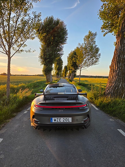 Porsche 911 GT3 4 of 5