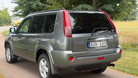 Nissan X-Trail 3 of 5