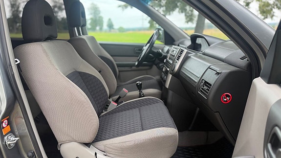 Nissan X-Trail 10 of 15