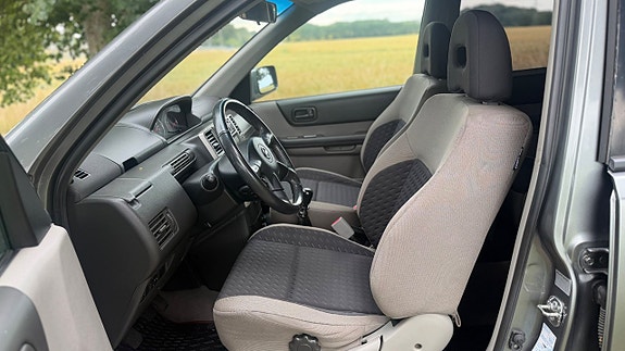 Nissan X-Trail 9 of 15