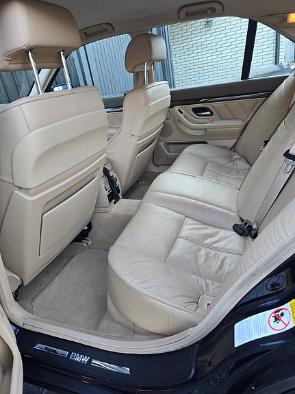 BMW 740i 7 of 11