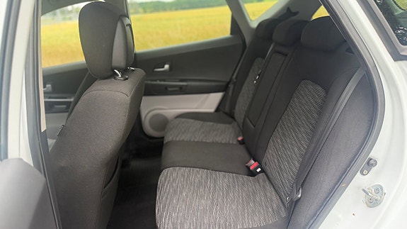 Kia Ceed 14 of 16