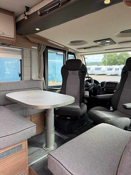 Knaus Live 700 MEG EXTRA UTRUSTAD CA 300.000 kr ENDAST 650 MIL 8 of 30