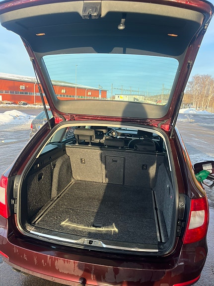 Skoda Superb 3 of 5
